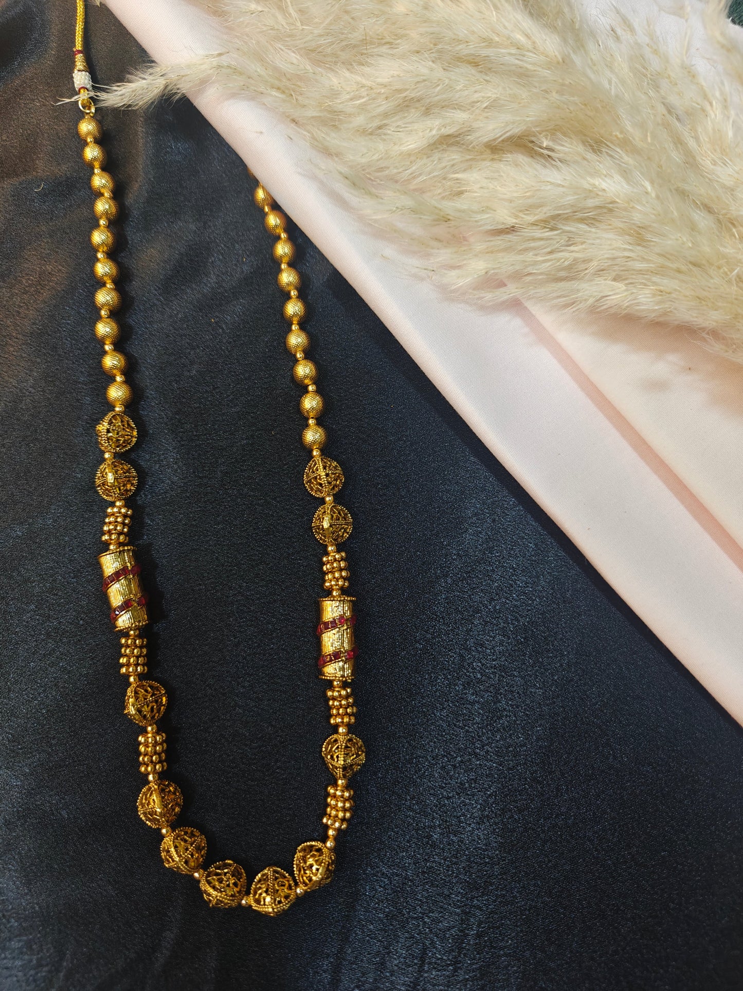 GOLDEN NETRA JEWELLERY SET