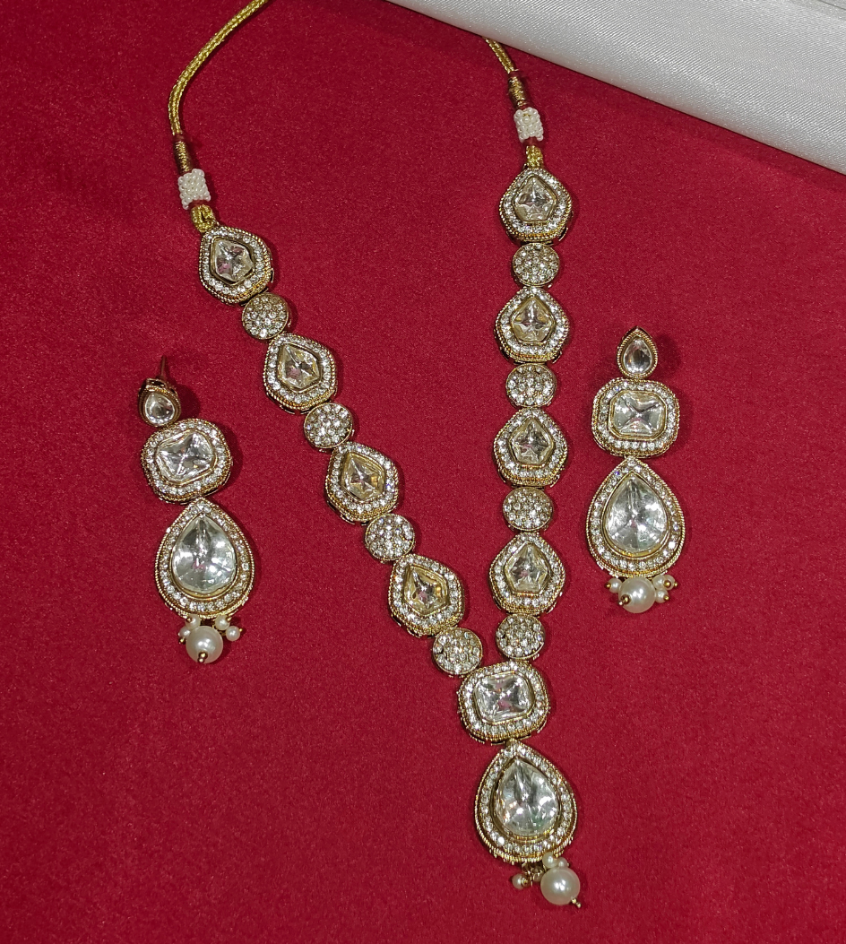 WHITE SHAMA JEWELLERY SET