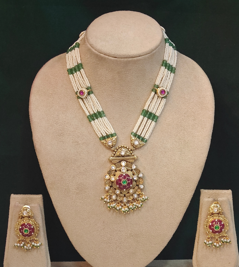 MAROON PRISHA JEWELLERY SET