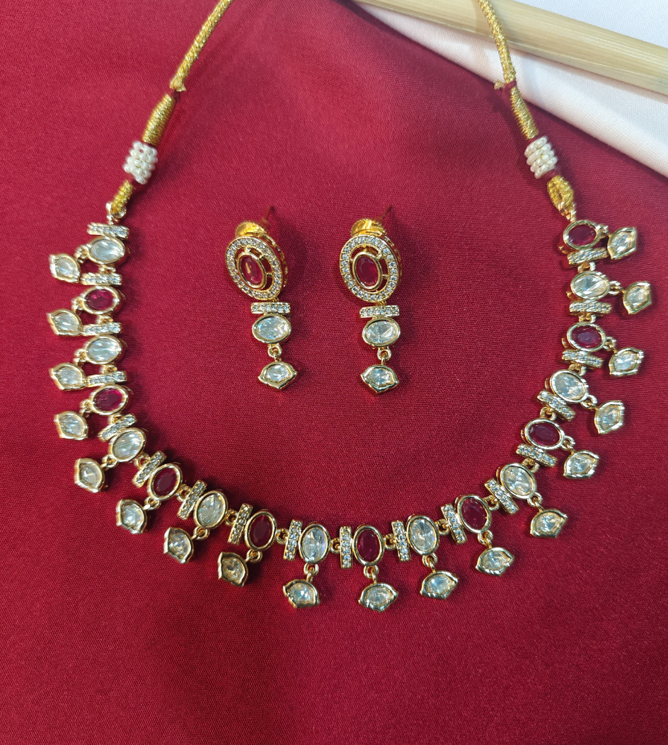 MAROON INAYA JEWELLERY SET