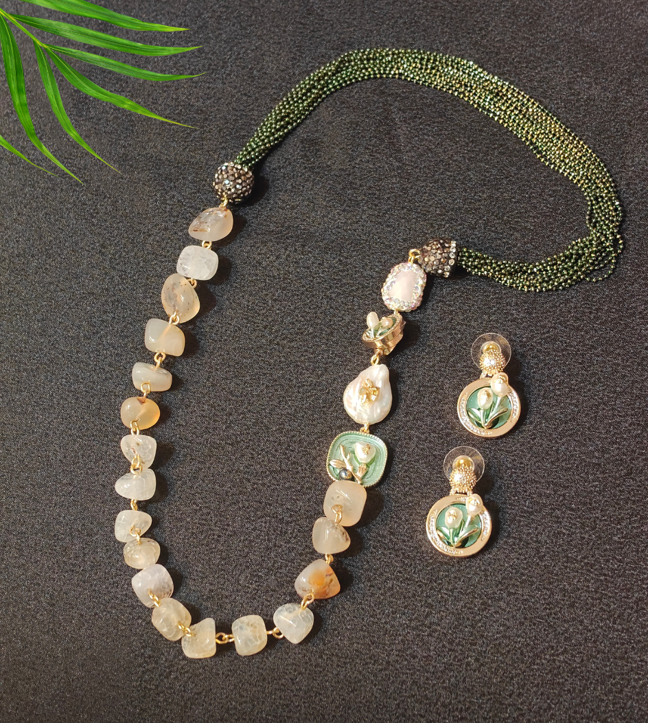 WHITE AND GREEN SHARVARI JEWELLERY SET