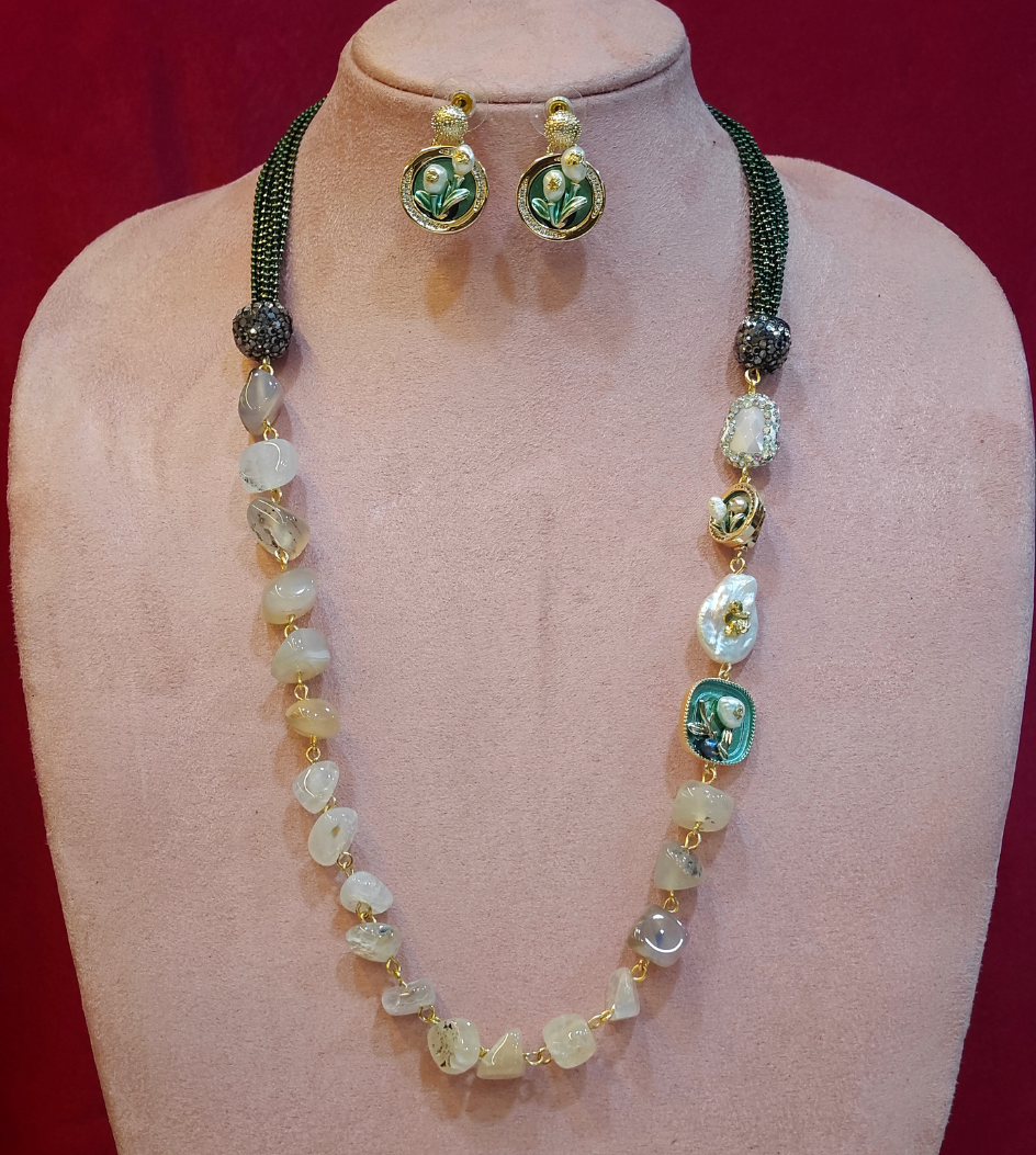 WHITE AND GREEN SHARVARI JEWELLERY SET