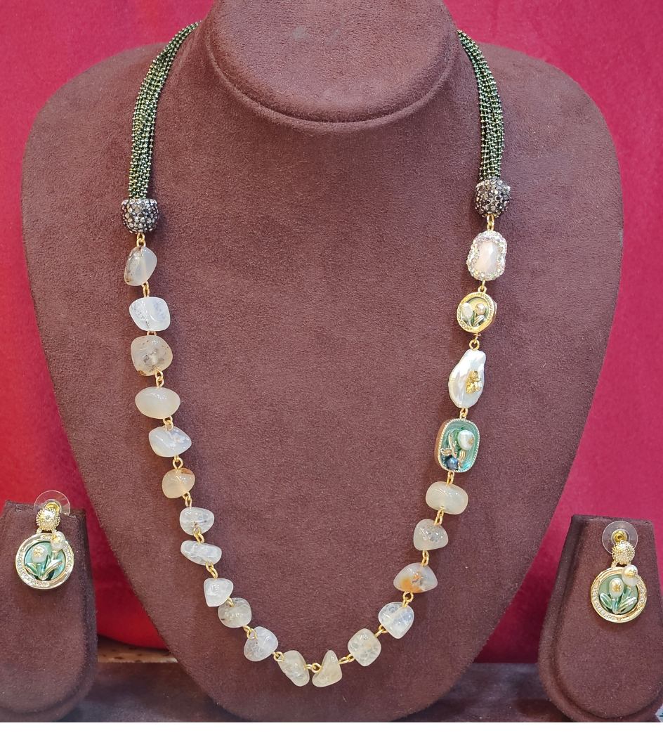 WHITE AND GREEN SHARVARI JEWELLERY SET