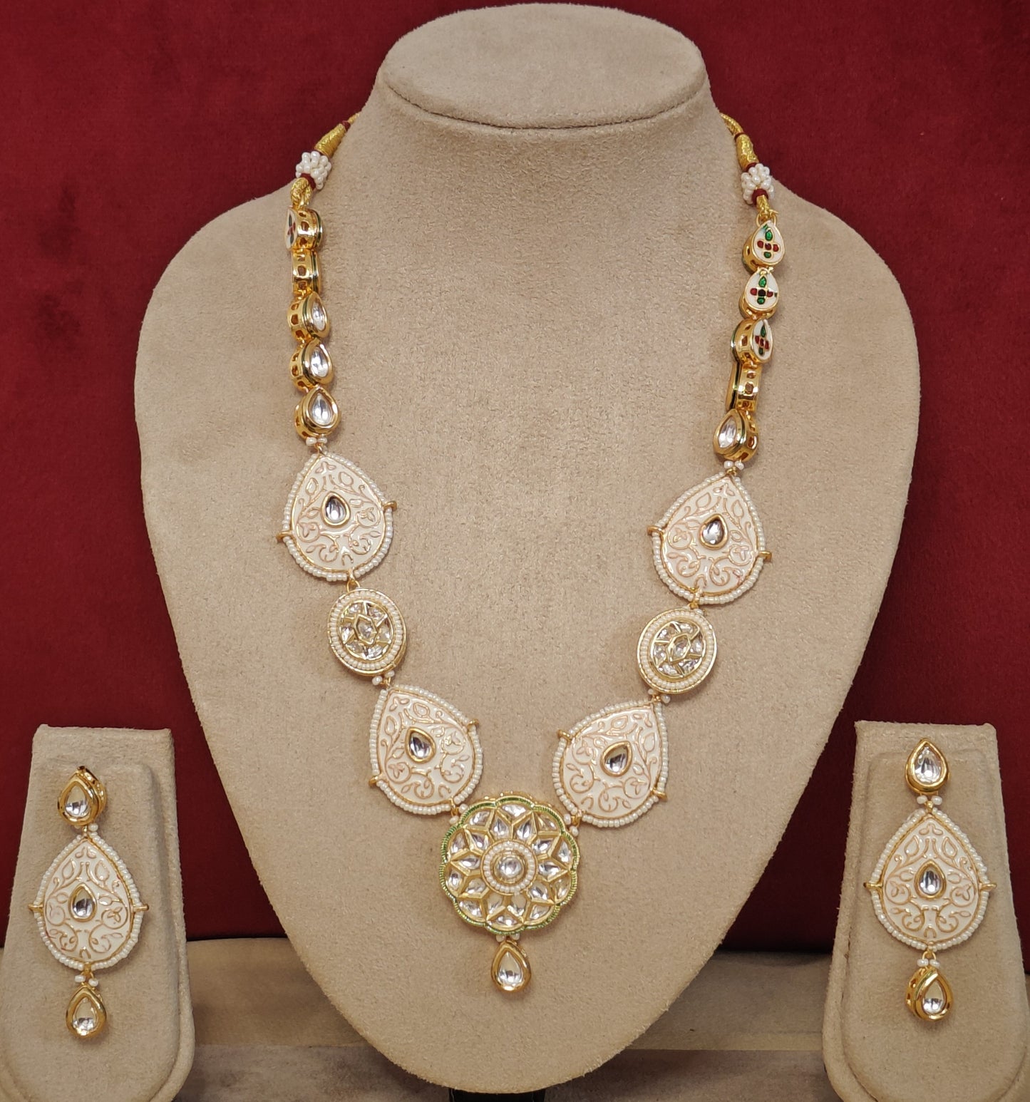 WHITE ADIRA JEWELLERY SET