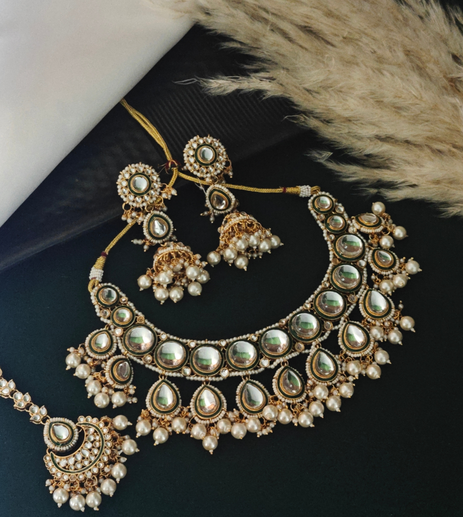 WHITE RIDDHIMA JEWELLERY SET