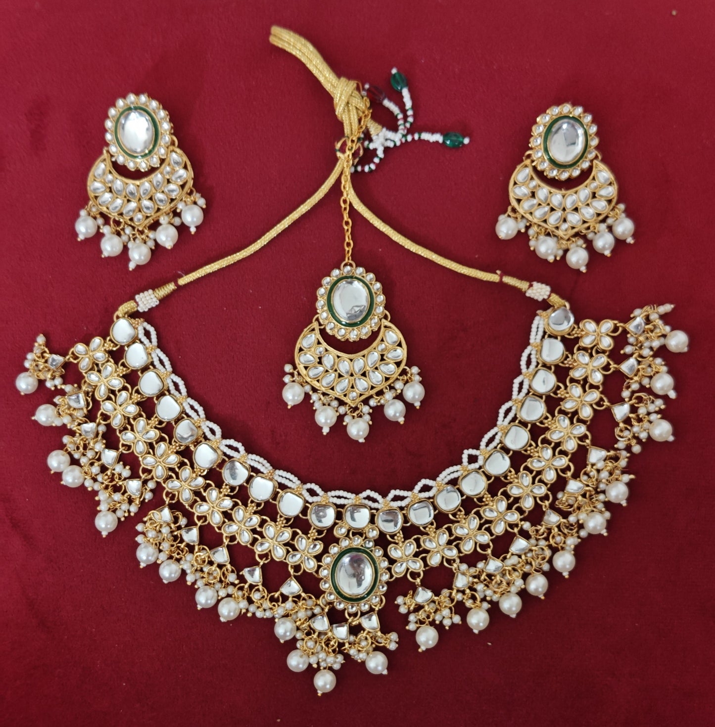 WHITE NIYATI JEWELLERY SET