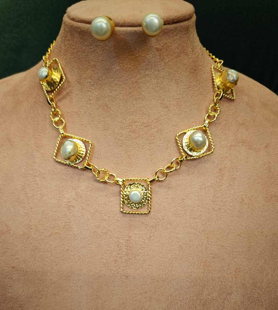 WHITE DEVIKA JEWELLERY SET