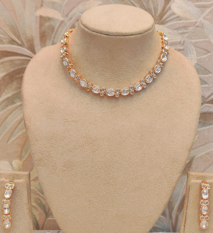 WHITE HARSHA JEWELLERY SET