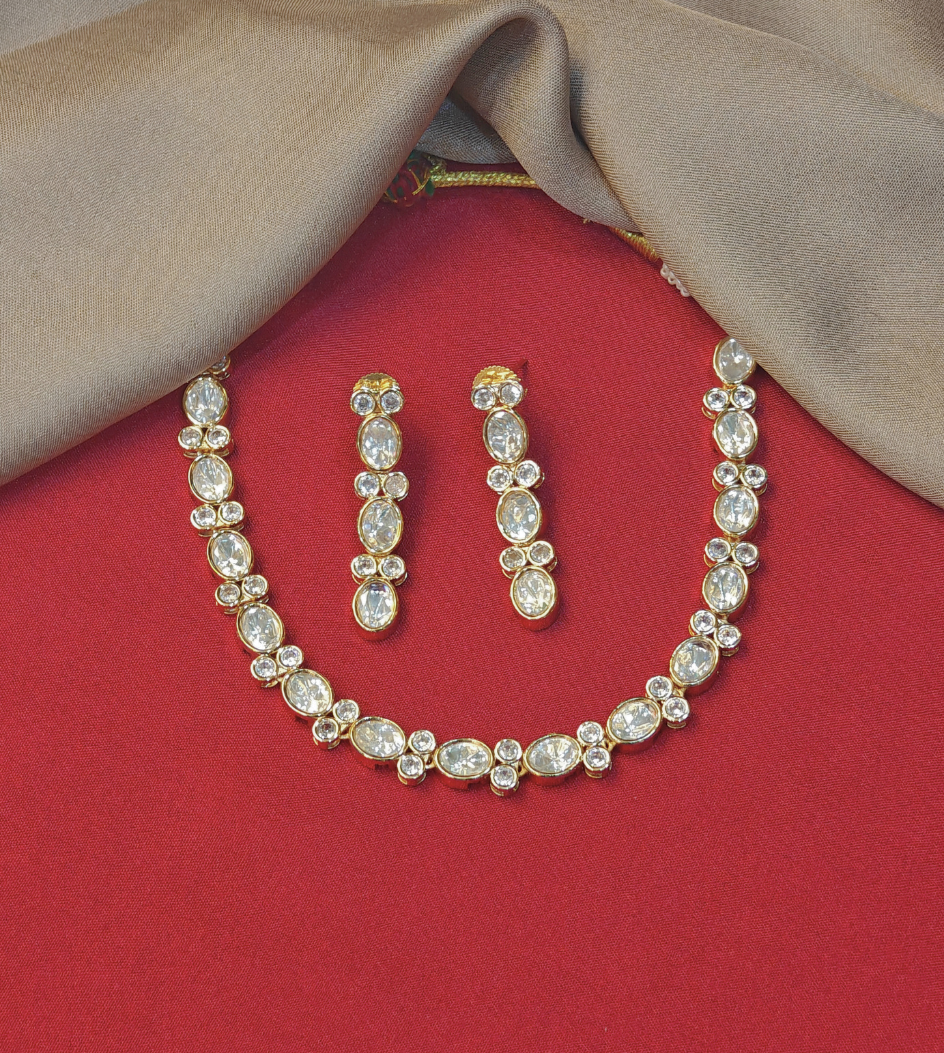 WHITE HARSHA JEWELLERY SET