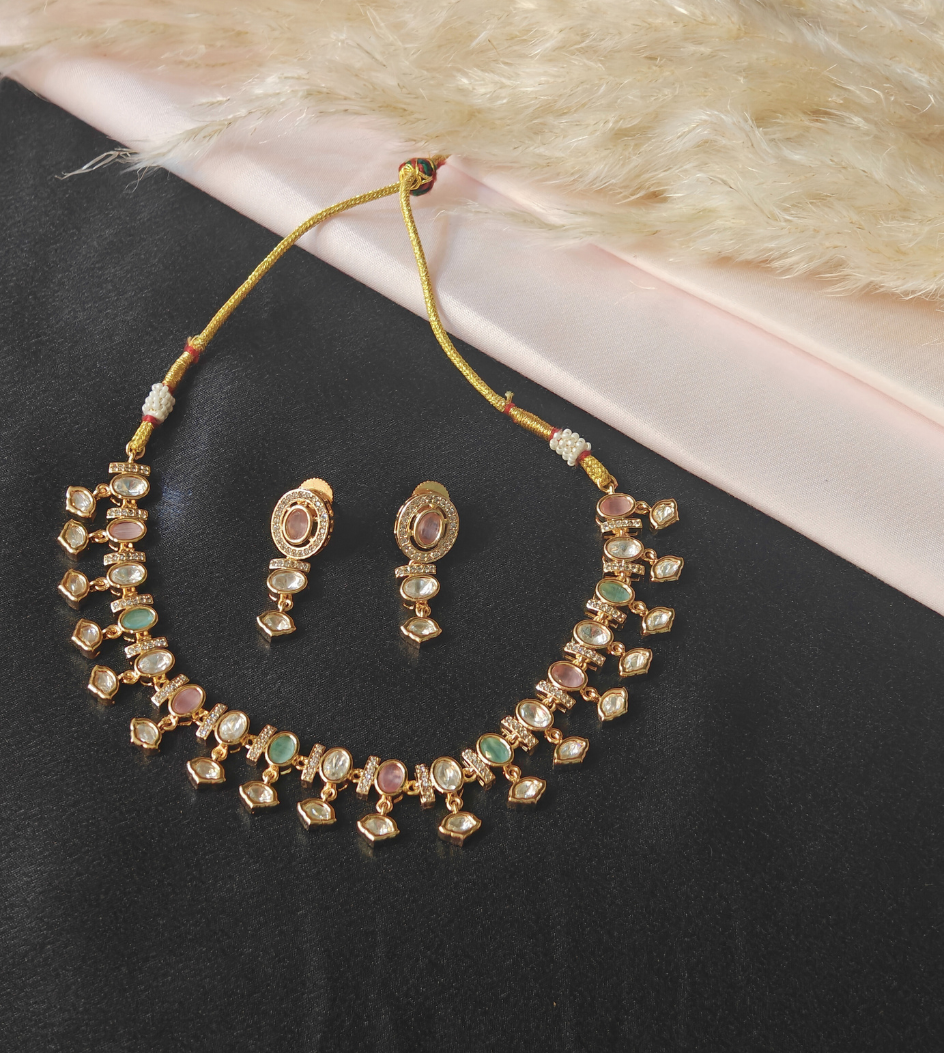 MULTICOLORED INAYA JEWELLERY SET