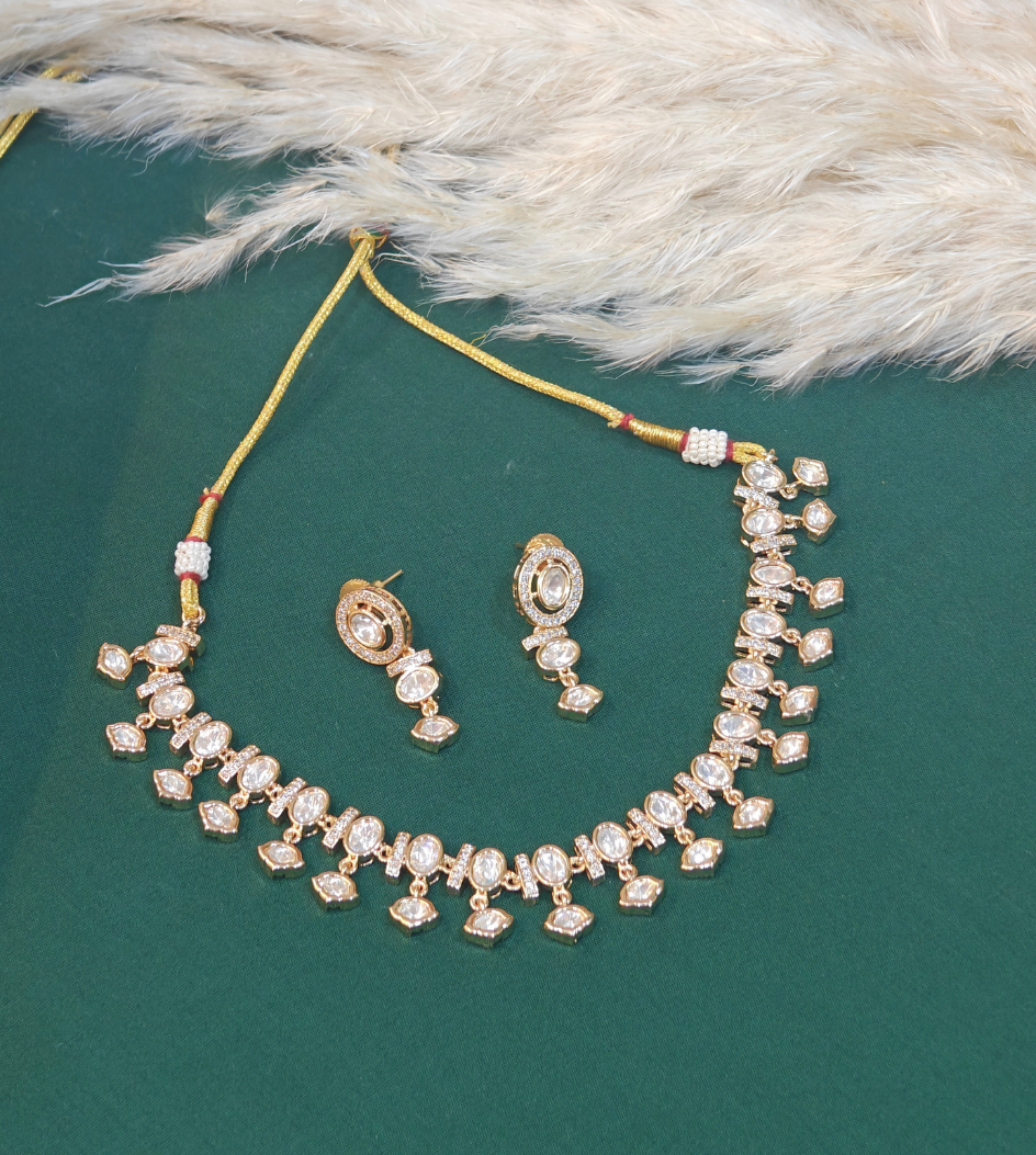 WHITE INAYA JEWELLERY SET
