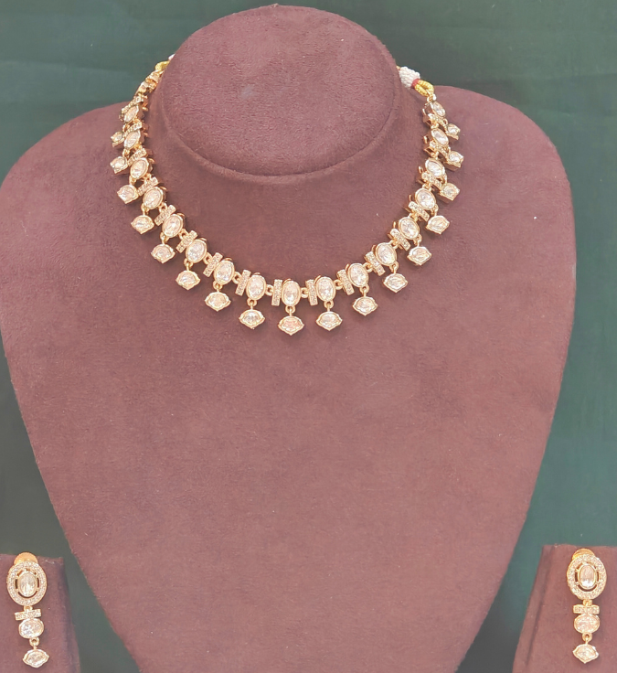 WHITE INAYA JEWELLERY SET
