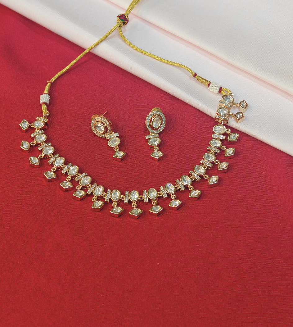 WHITE INAYA JEWELLERY SET
