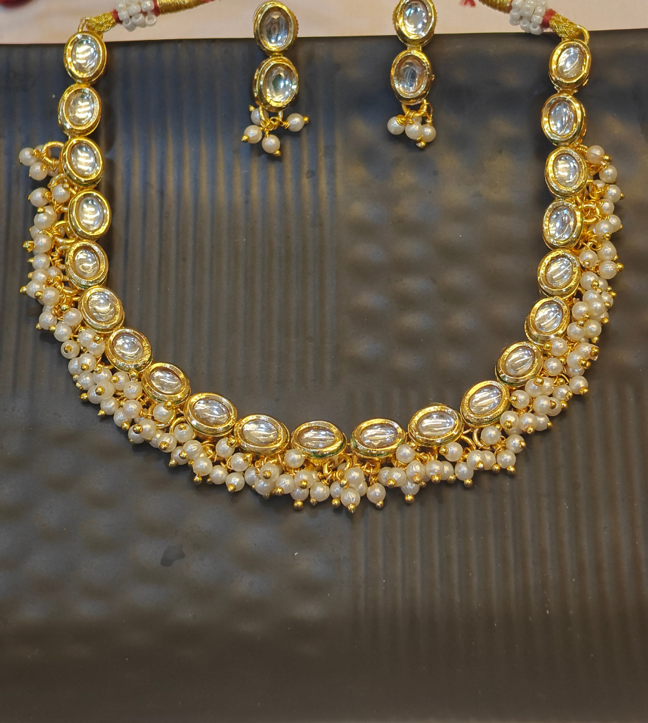 WHITE MEERA OVAL KUNDAN SINGLET
