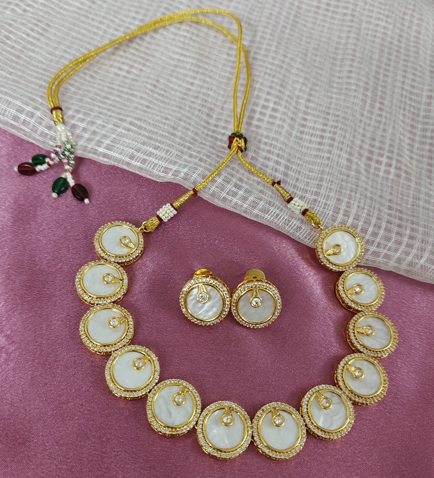 WHITE AAROHI ANTIQUE JEWELLERY SET