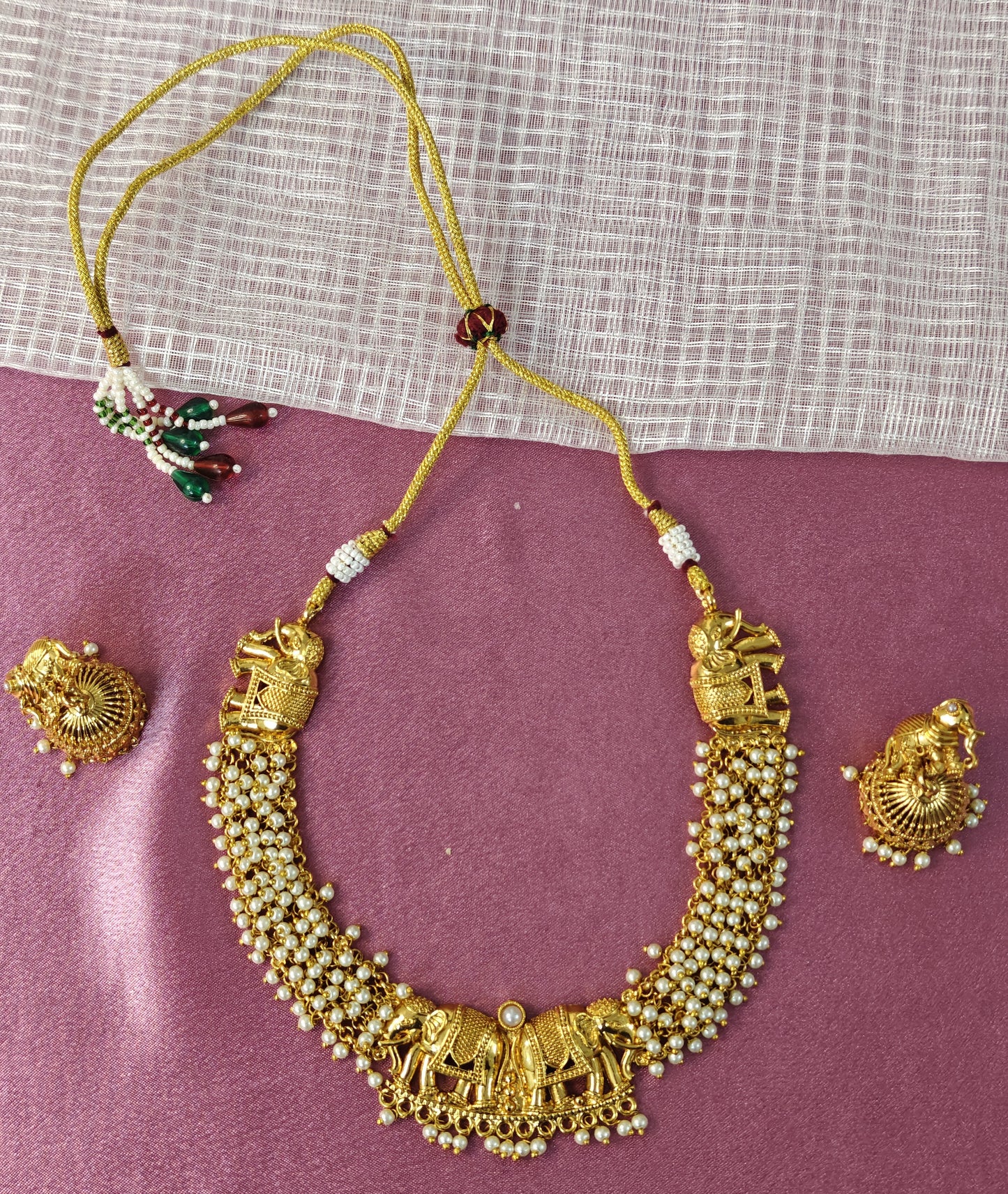 WHITE ISHIRA JEWELLERY SET