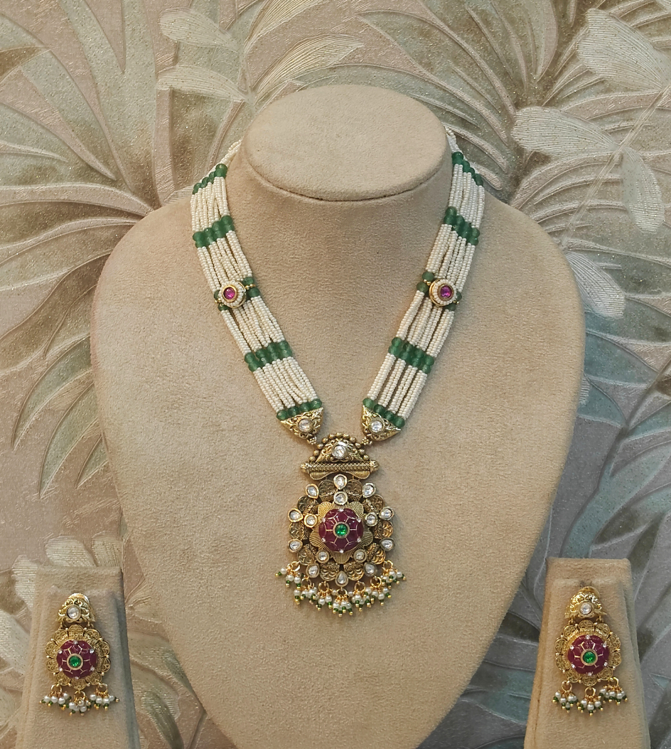 MAROON PRISHA JEWELLERY SET