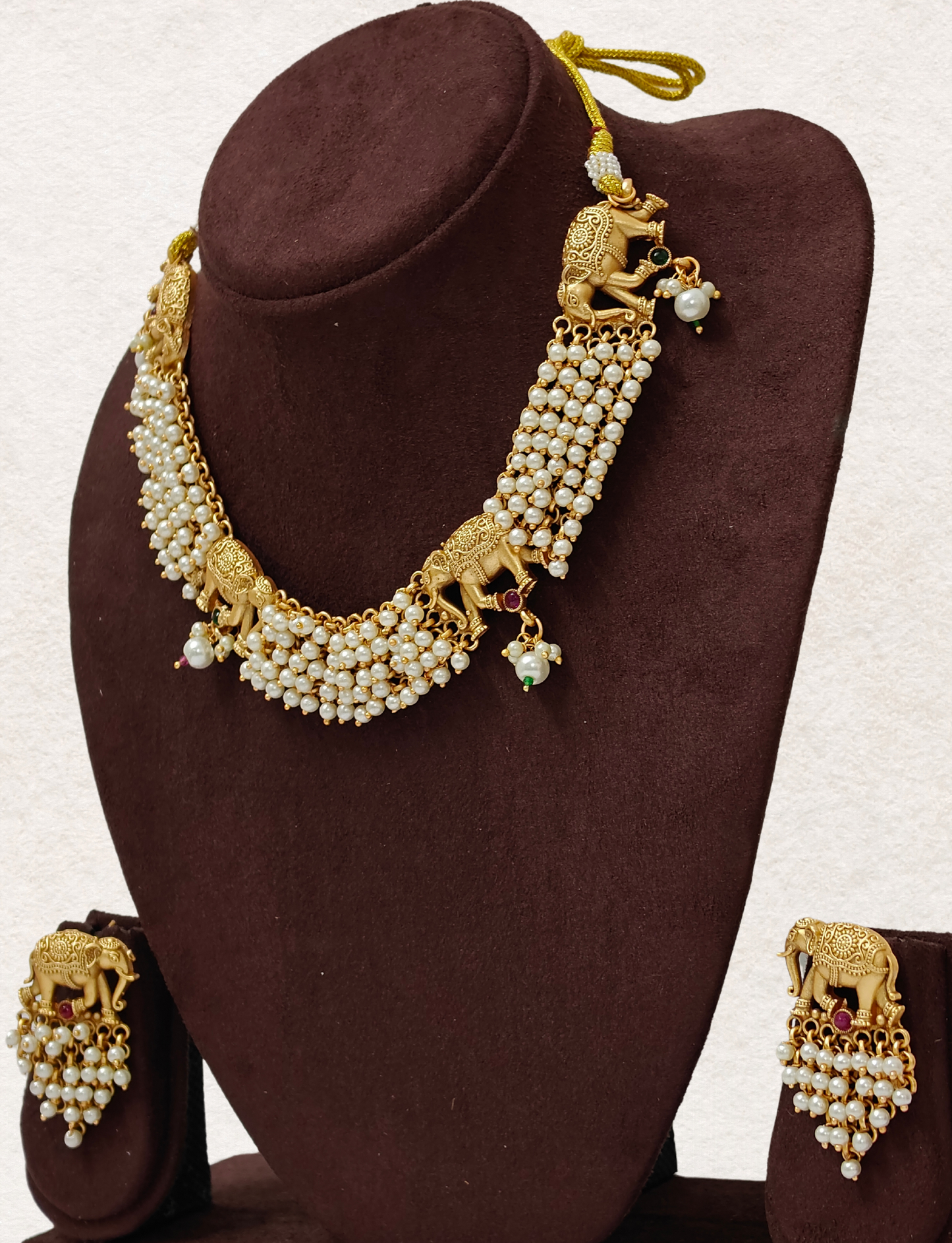 WHITE SAMARA JEWELLERY SET