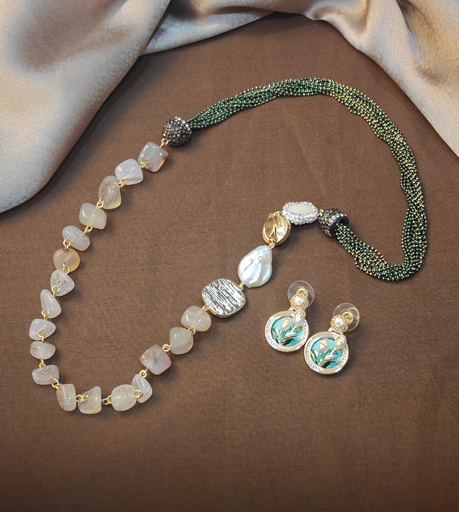 WHITE AND GREEN SHARVARI JEWELLERY SET