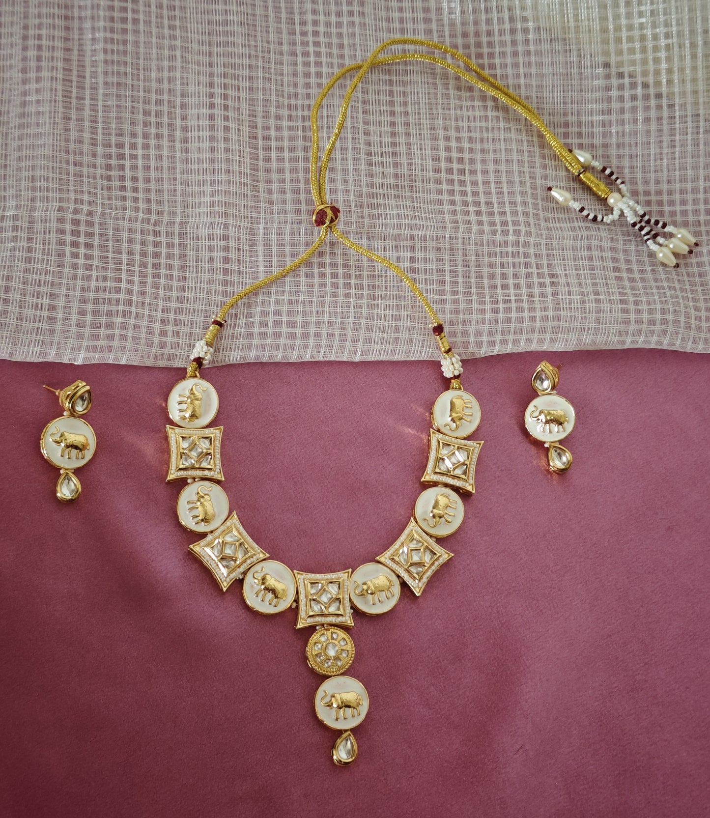 WHITE NANDINI JEWELLERY SET