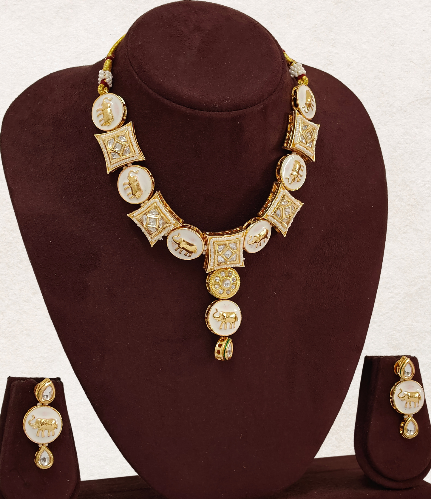 WHITE NANDINI JEWELLERY SET