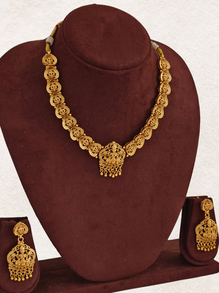 GOLDEN AADARSHINA TEMPLE JEWELLERY SET