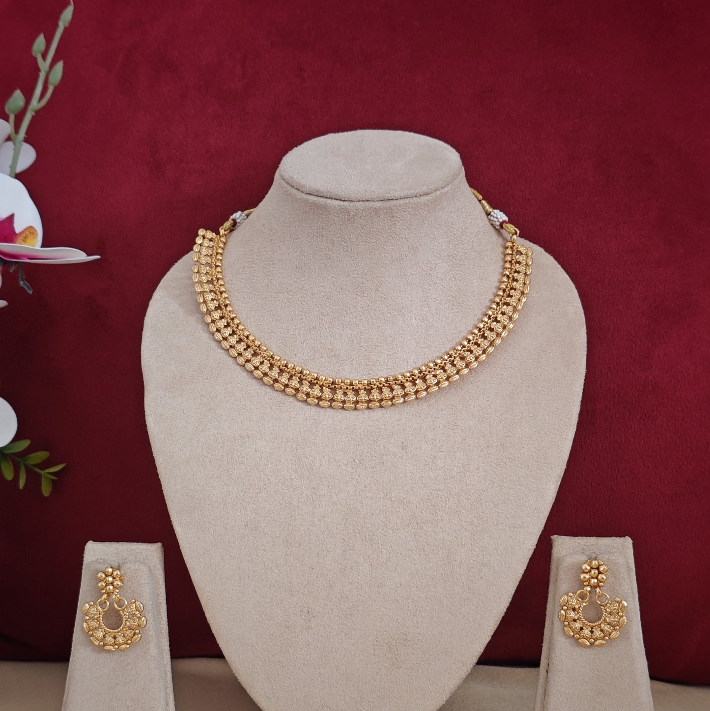 GOLDEN NEEYA TEMPLE JEWELLERY SET