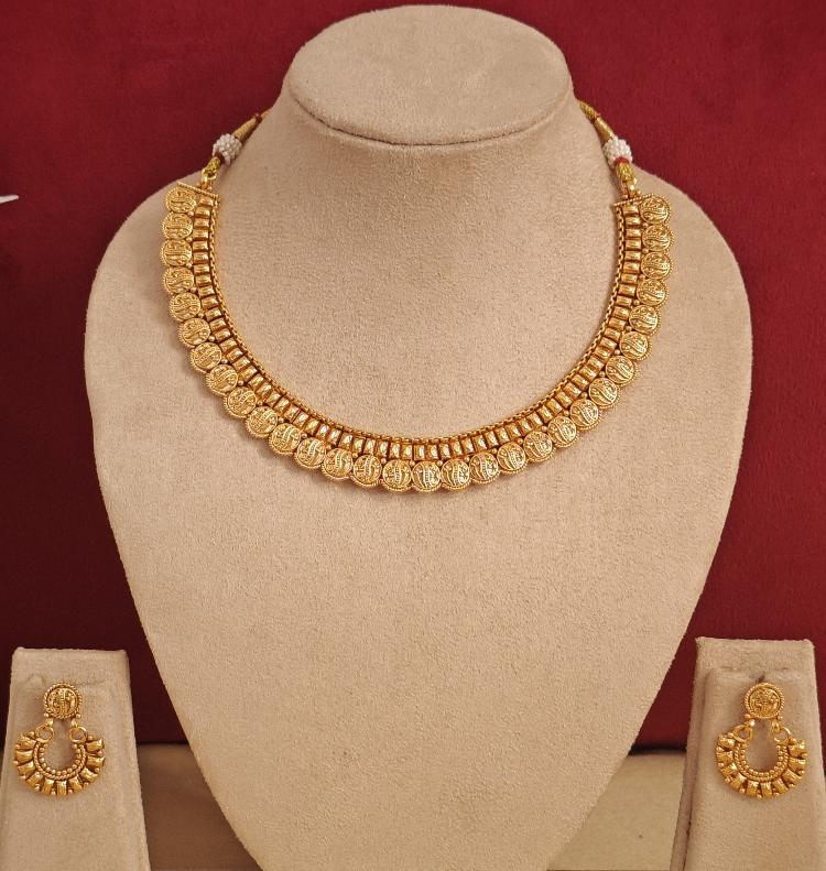 GOLDEN SAISHA TEMPLE JEWELLERY SET