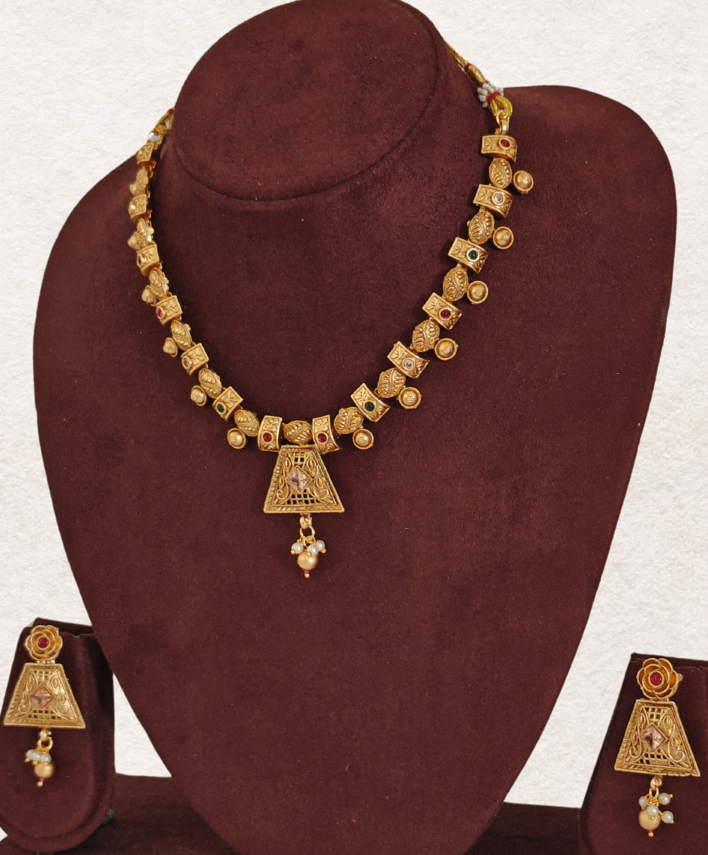 MULTICOLOR HRITVI JEWELLERY SET