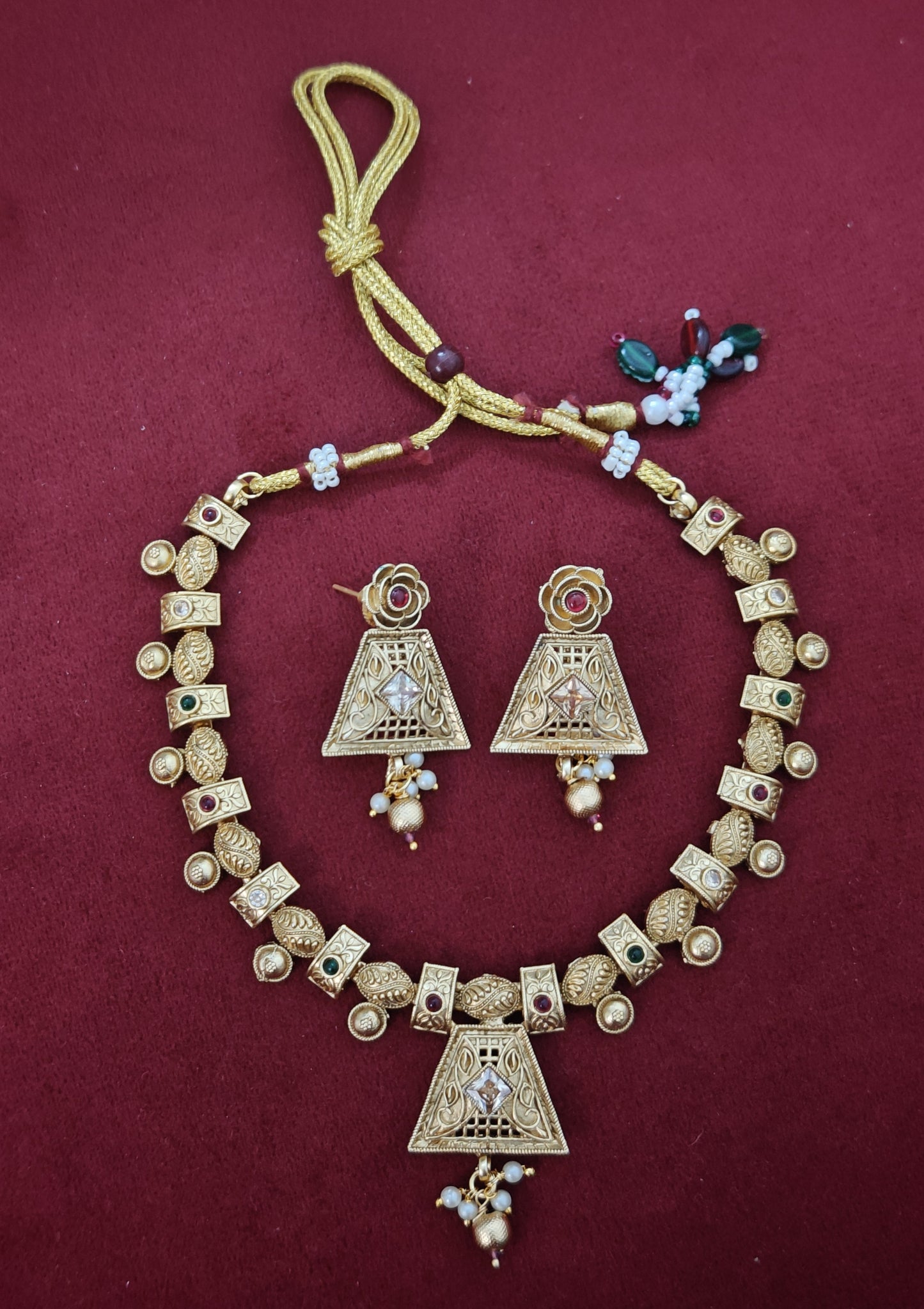 MULTICOLOR HRITVI JEWELLERY SET