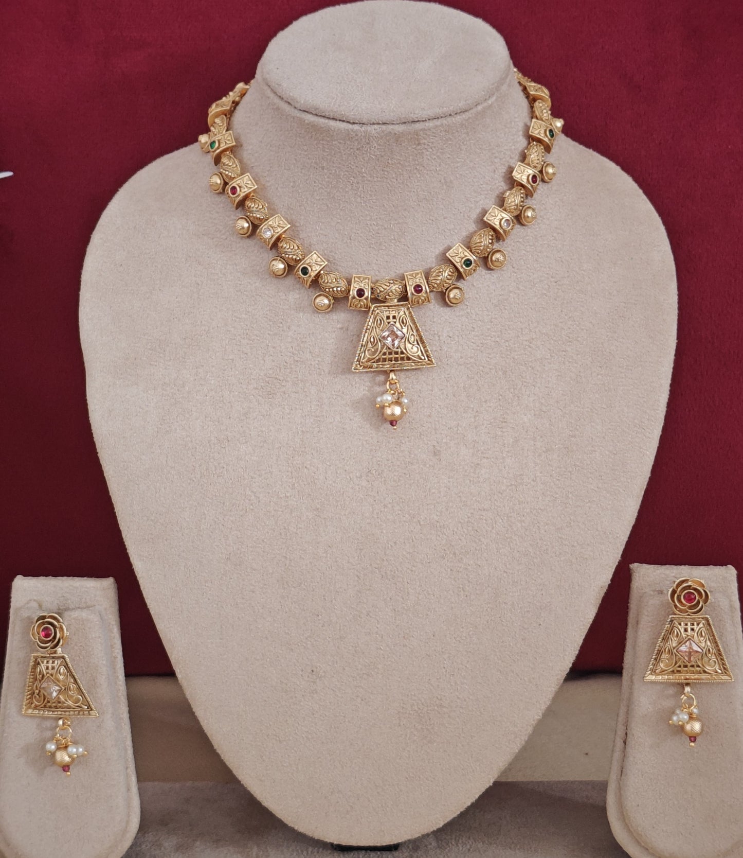 MULTICOLOR HRITVI JEWELLERY SET