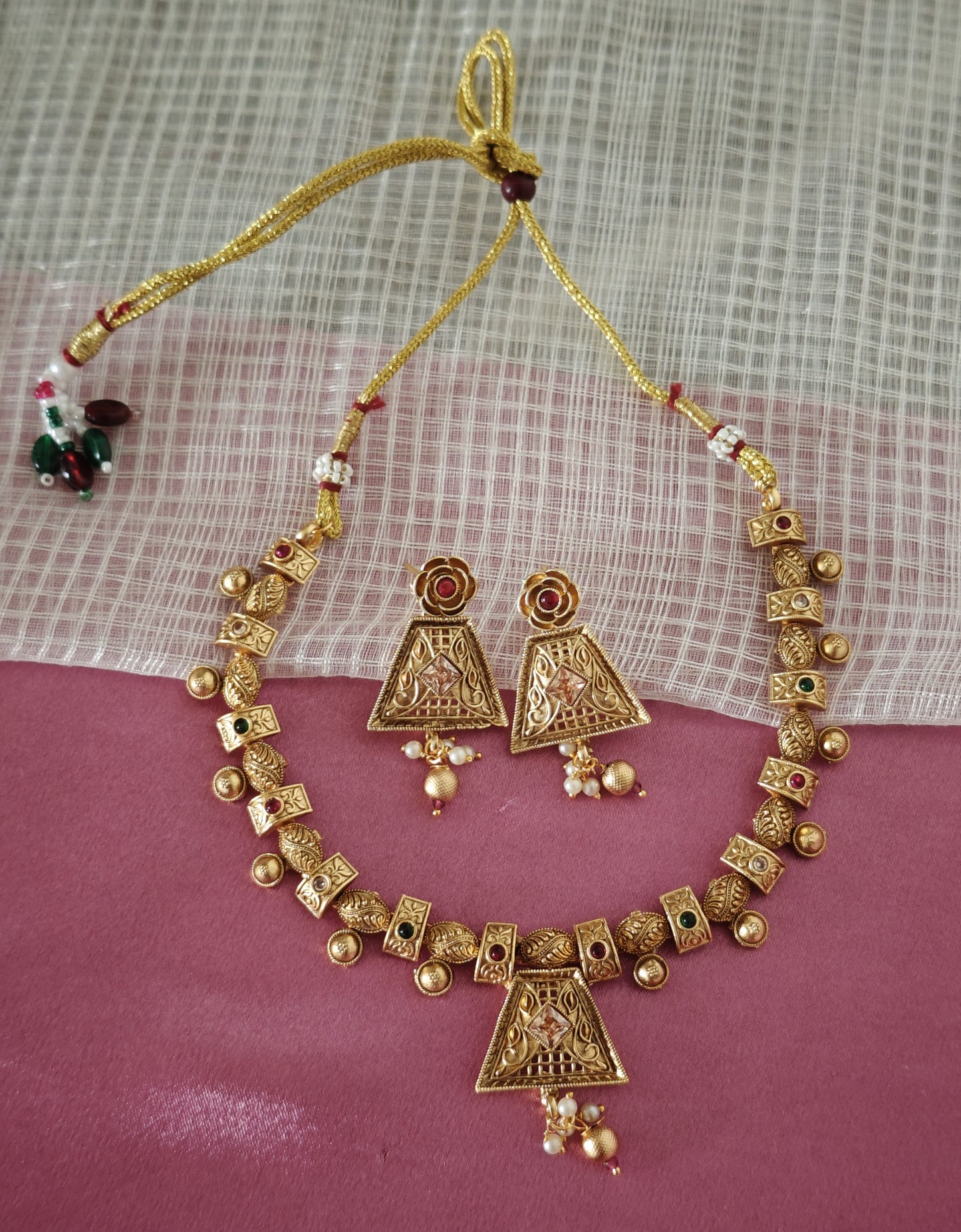 MULTICOLOR HRITVI JEWELLERY SET