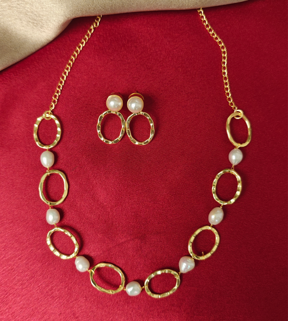 WHITE GIREESHA JEWELLERY SET