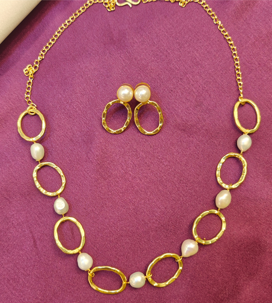 WHITE GIREESHA JEWELLERY SET