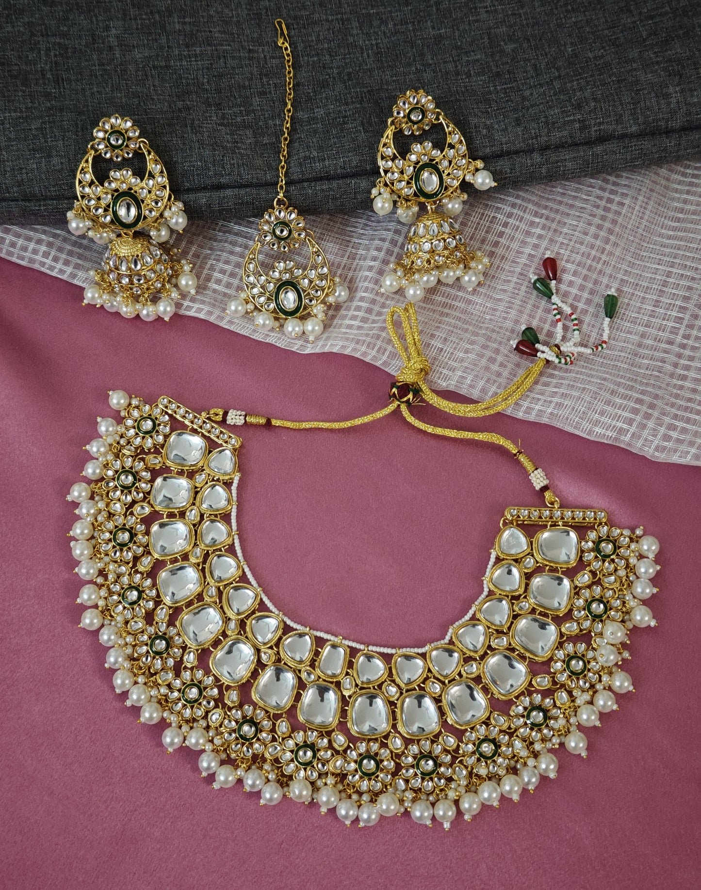 WHITE SHREENI JEWELLERY SET