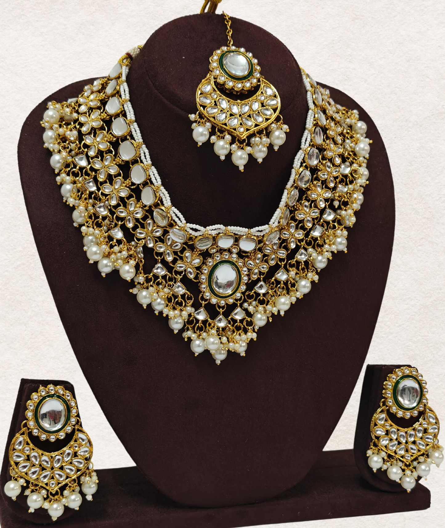 WHITE NIYATI JEWELLERY SET