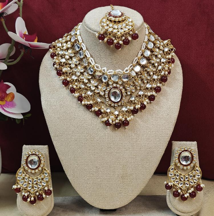 MAROON NIYATI JEWELLERY SET