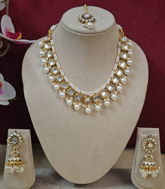 WHITE VINUTHA JEWELLERY SET