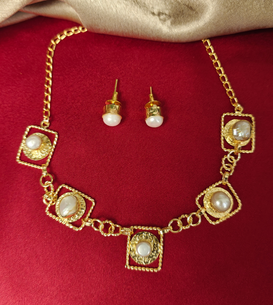 WHITE DEVIKA JEWELLERY SET