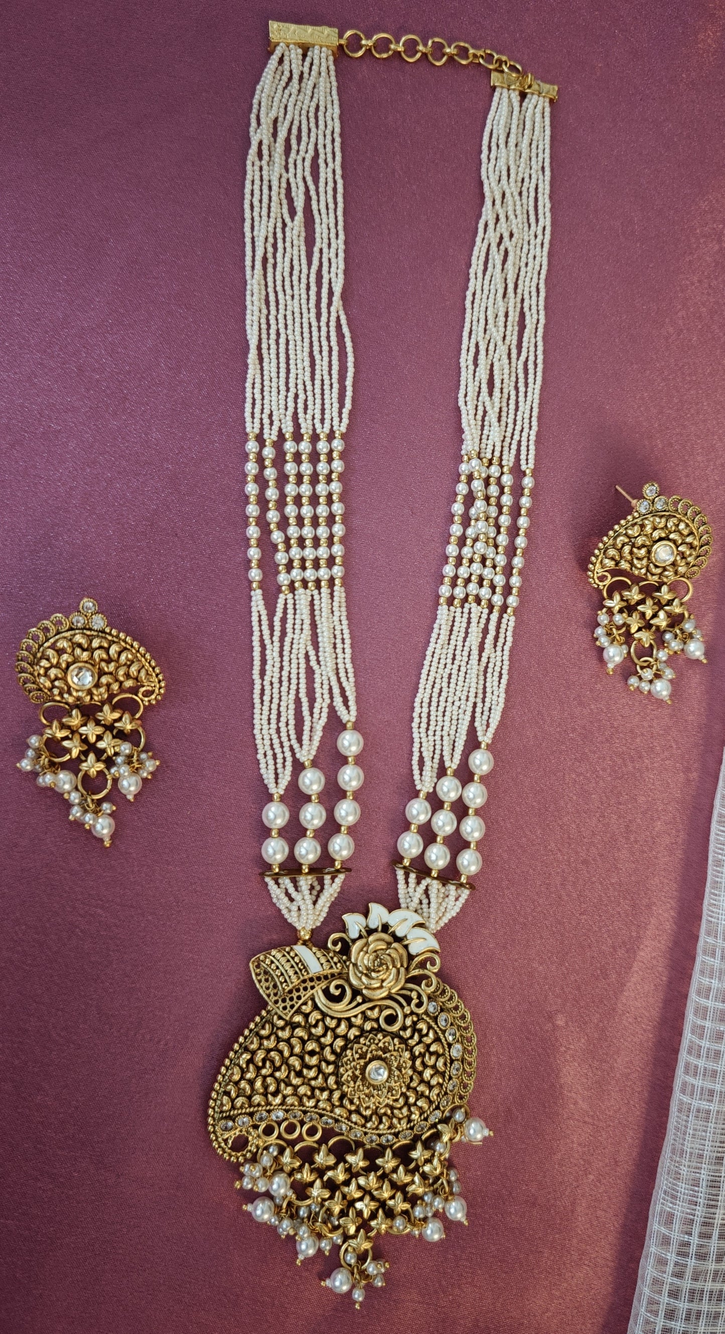 WHITE AVYA JEWELLERY SET