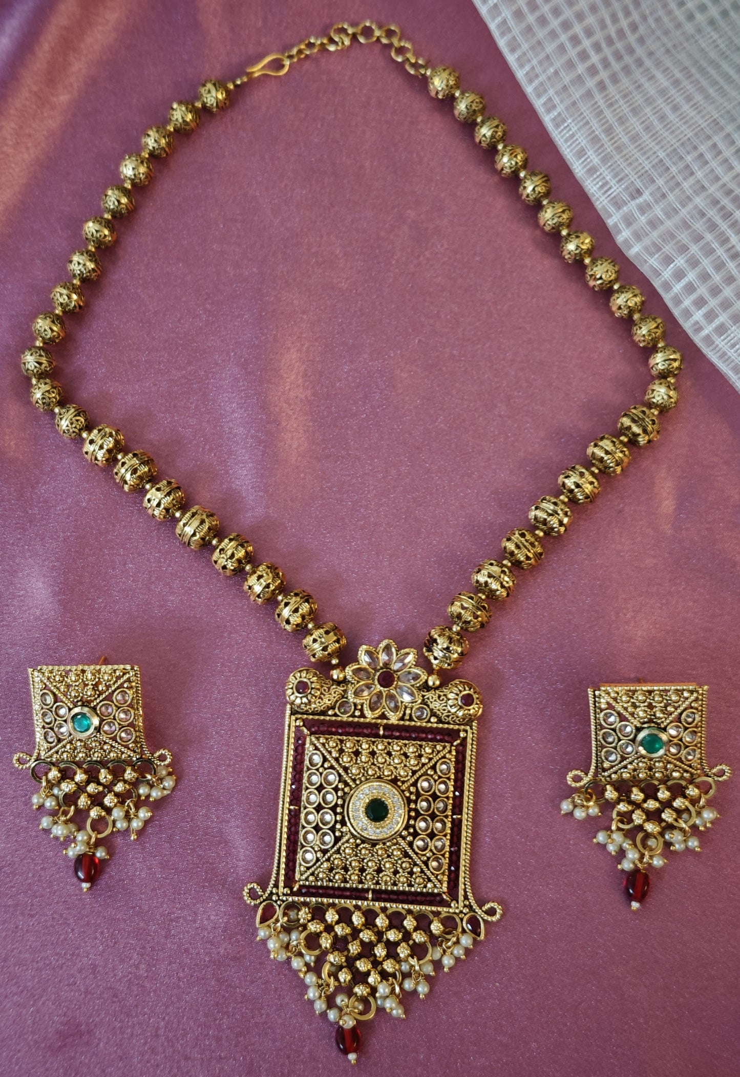 PINK AND GREEN SAANVIKA JEWELLERY SET