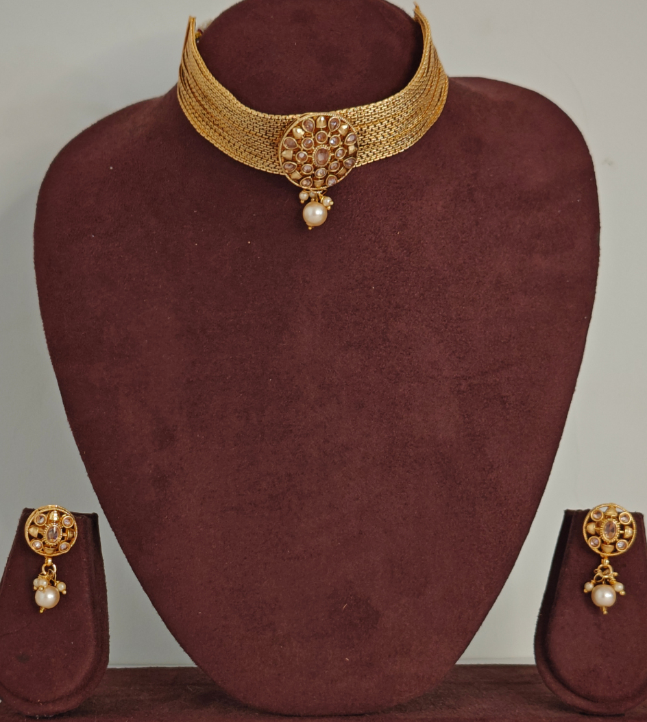 GOLDEN DRISANA JEWELLERY SET