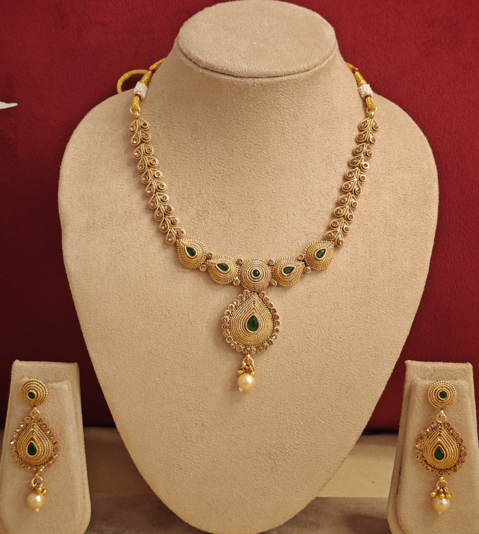 GREEN TOSHNA JEWELLERY SET