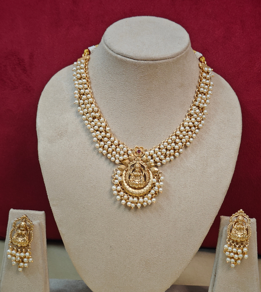 WHITE MEESHA JEWELLERY SET