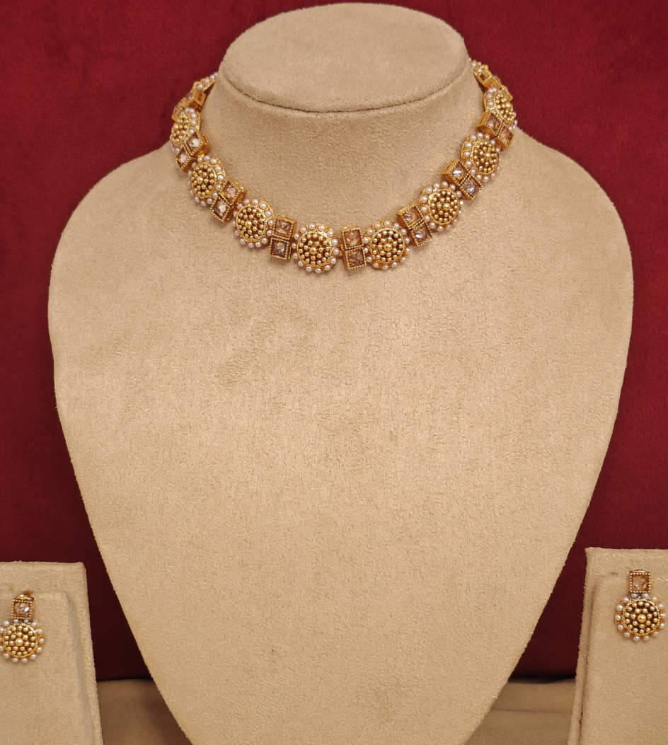 BEIGE KHYATEE JEWELLERY SET