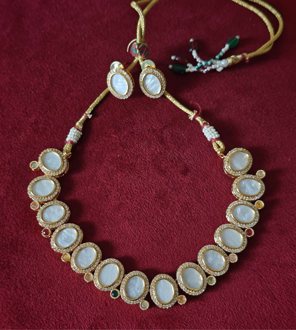 WHITE AAROHI ANTIQUE JEWELLERY SET