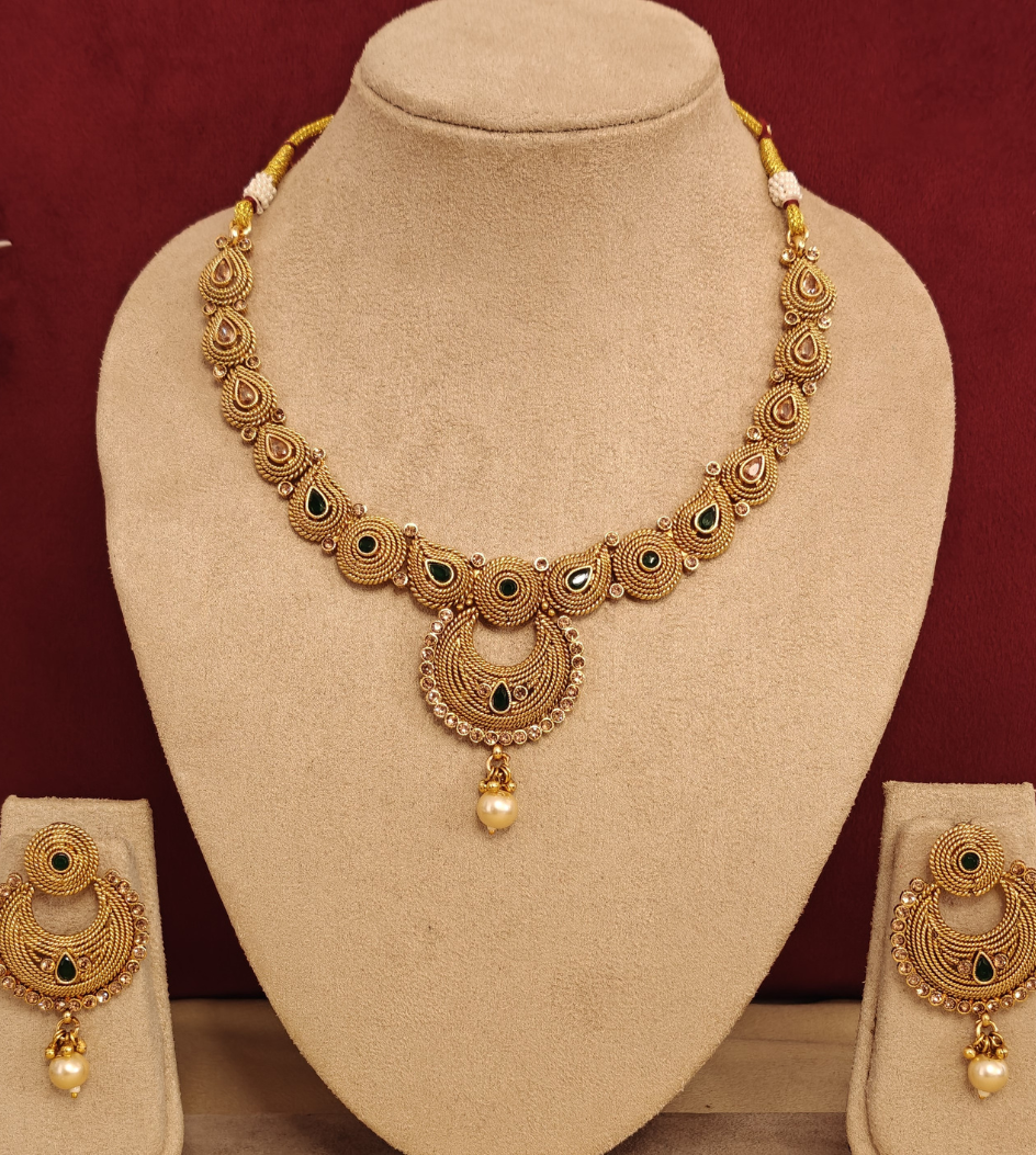 GREEN KAAVYA JEWELLERY SET