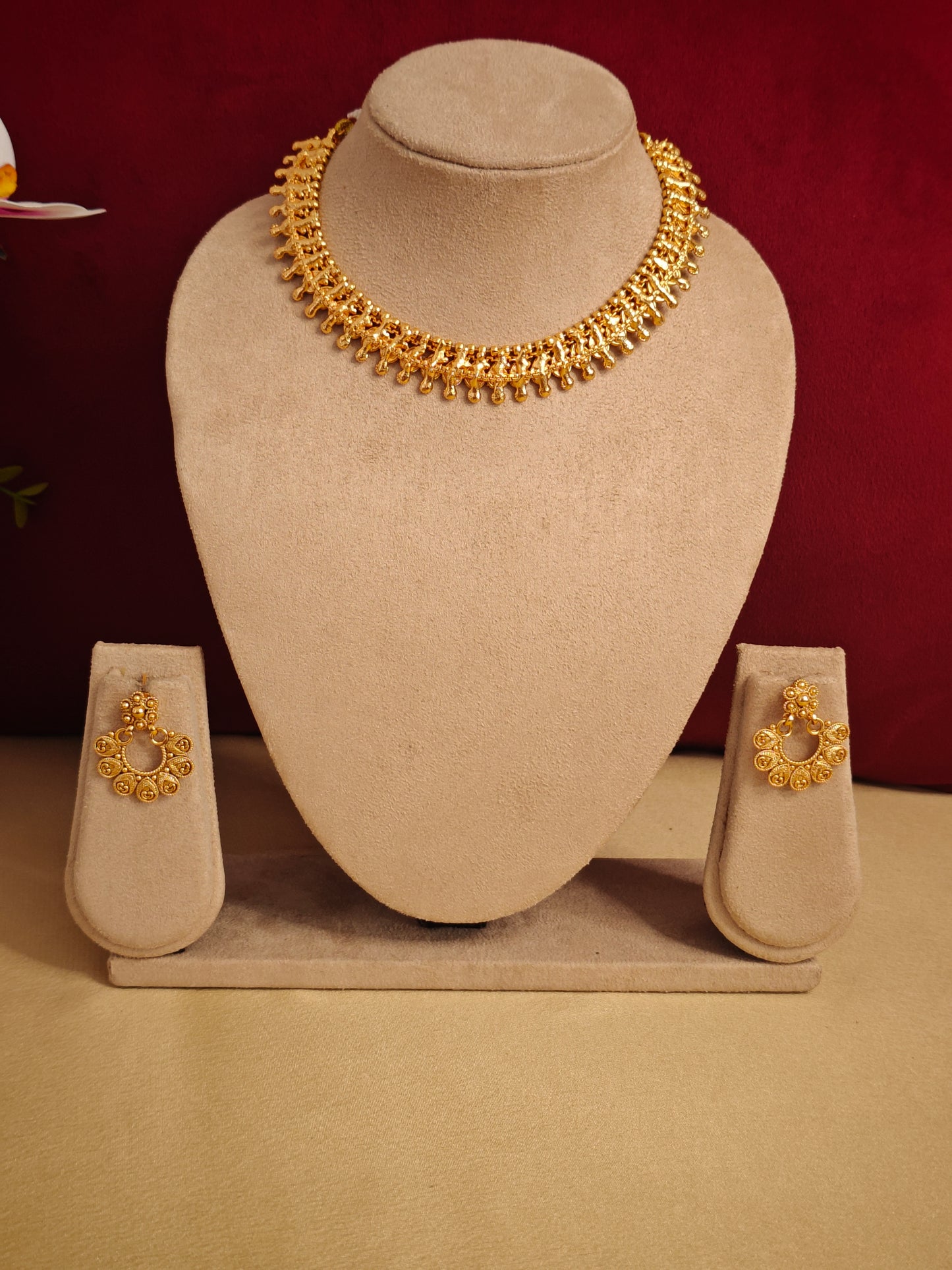 GOLDEN AVYUKTHA TEMPLE JEWELLERY SET