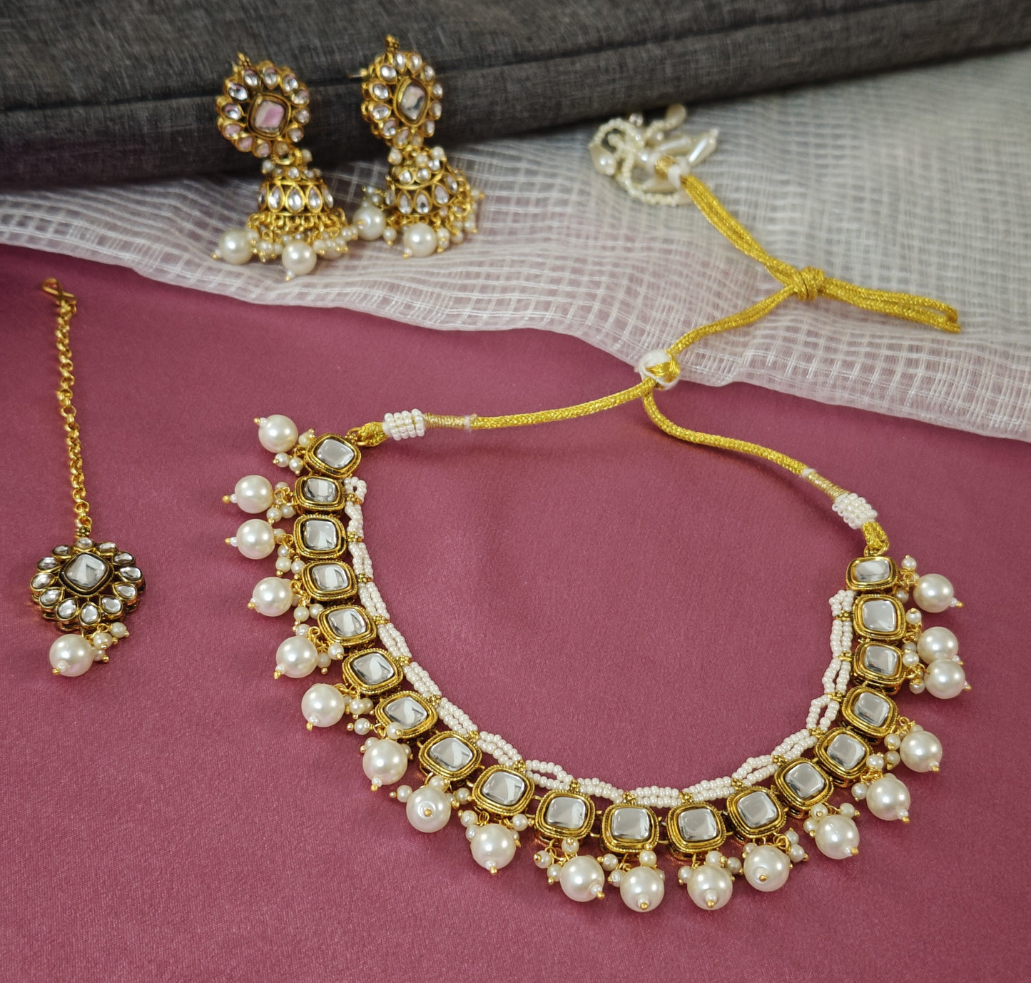 WHITE VINUTHA JEWELLERY SET