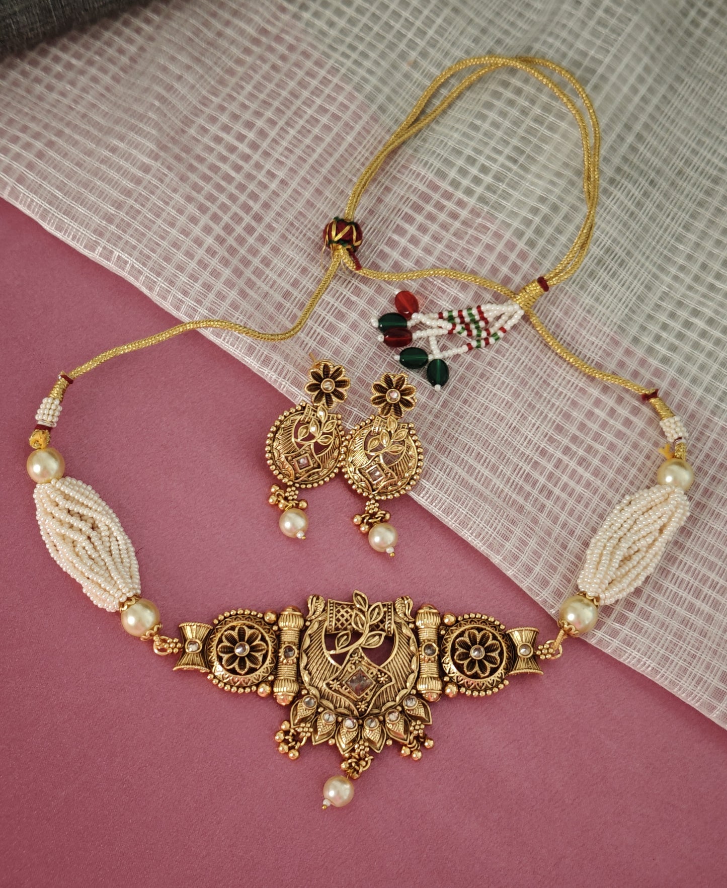 WHITE RISHIKA JEWELLERY SET